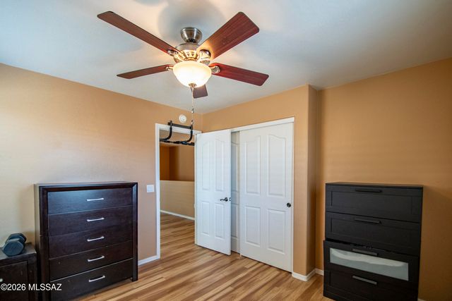 930 S Vista Overlook Drive, Tucson, AZ 85710