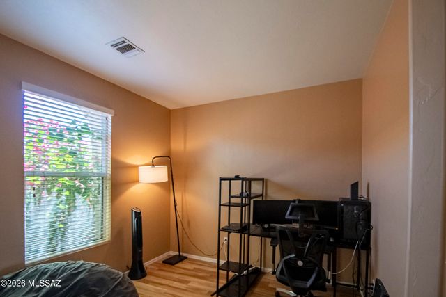 930 S Vista Overlook Drive, Tucson, AZ 85710