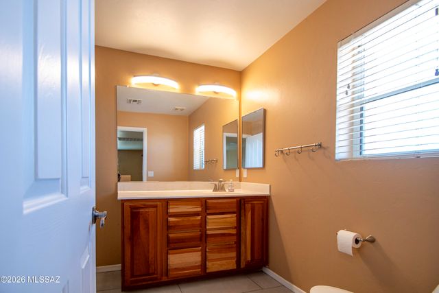930 S Vista Overlook Drive, Tucson, AZ 85710