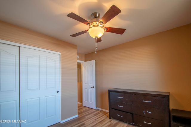 930 S Vista Overlook Drive, Tucson, AZ 85710