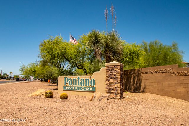 930 S Vista Overlook Drive, Tucson, AZ 85710