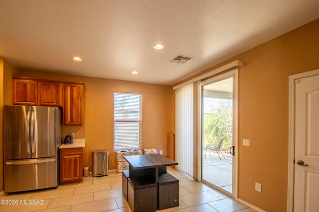 930 S Vista Overlook Drive, Tucson, AZ 85710
