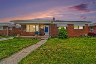8271 Stanley Drive, Warren, MI 48093