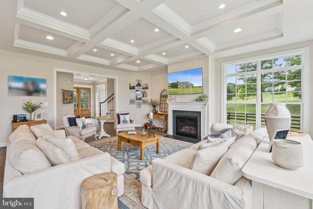 35490 SUNNY RIDGE RD, Round Hill, VA 20141