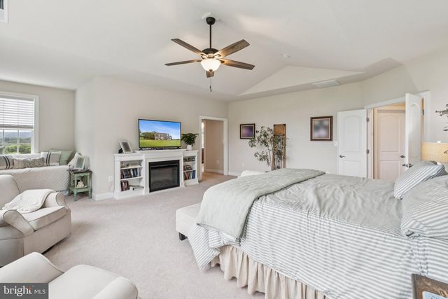 35490 SUNNY RIDGE RD, Round Hill, VA 20141
