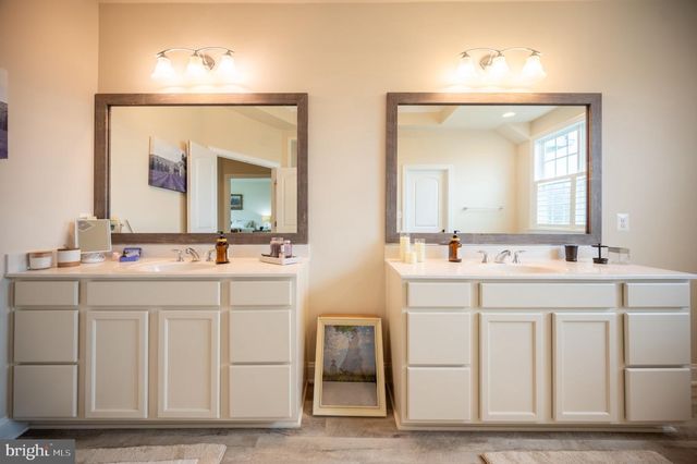 35490 SUNNY RIDGE RD, Round Hill, VA 20141