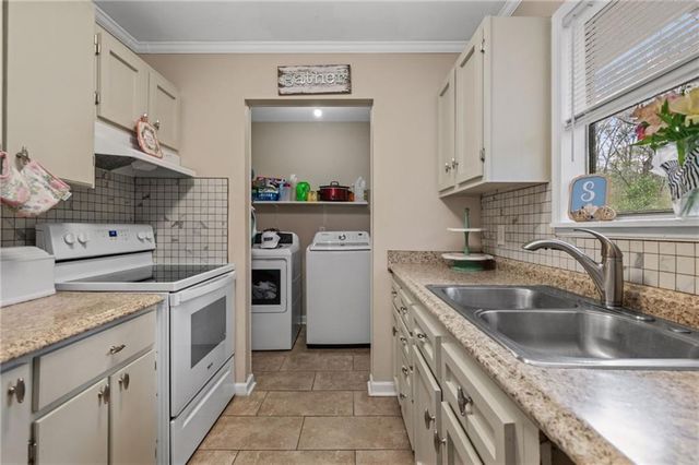 2861 Summit W Drive, Mobile, AL 36618