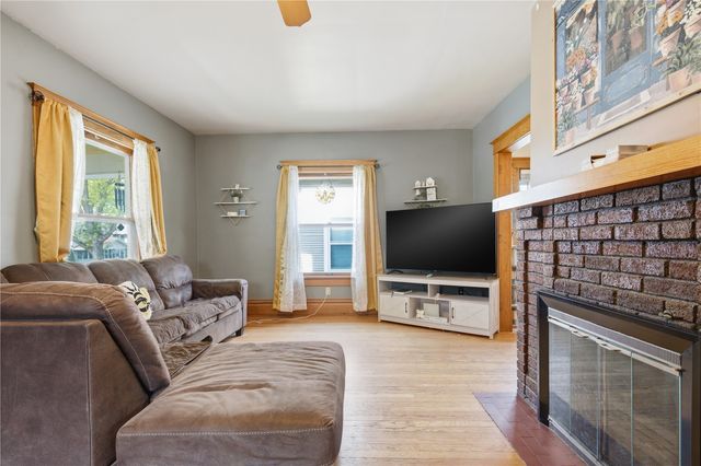 1834 6th Avenue SE, Cedar Rapids, IA 52403