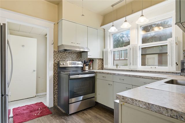 1834 6th Avenue SE, Cedar Rapids, IA 52403