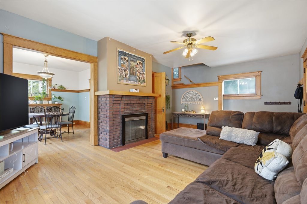 1834 6th Avenue SE, Cedar Rapids, IA 52403
