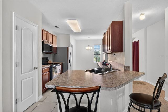 561 LAKE CUMMINGS WAY, Lake Alfred, FL 33850