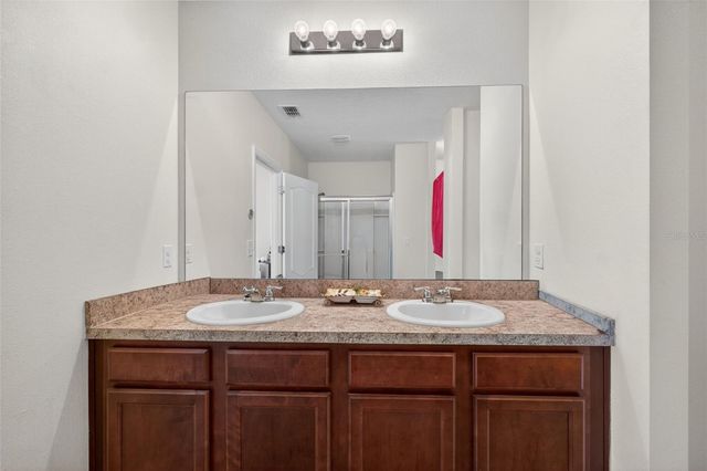561 LAKE CUMMINGS WAY, Lake Alfred, FL 33850