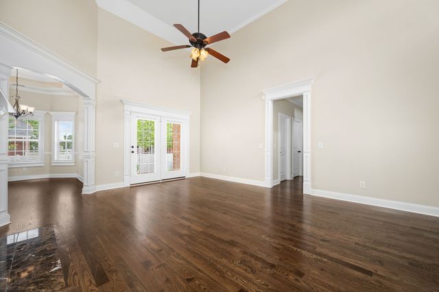 3358 Shady Forest Dr, Murfreesboro, TN 37128
