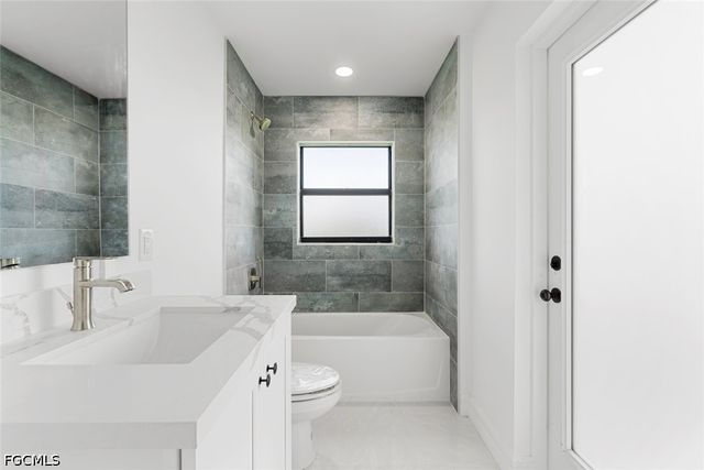 2005 NW 18th ST, Cape Coral, FL 33993