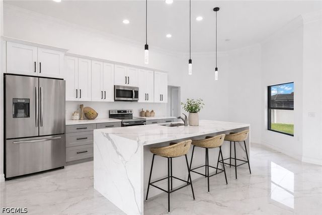 2005 NW 18th ST, Cape Coral, FL 33993