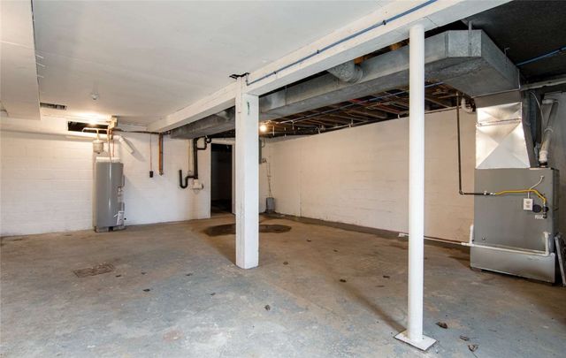 582 Oneida Valley Rd, Center Twp, PA 16001