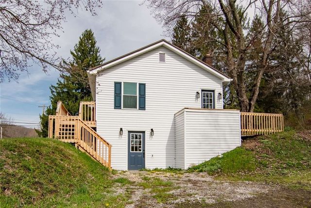 582 Oneida Valley Rd, Center Twp, PA 16001