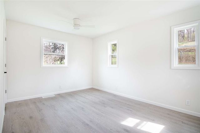 582 Oneida Valley Rd, Center Twp, PA 16001