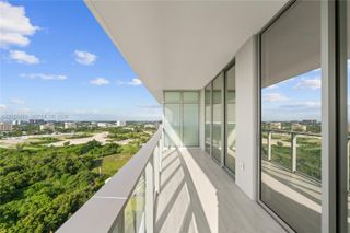 2411 Laguna Circle 1604, North Miami, FL 33181