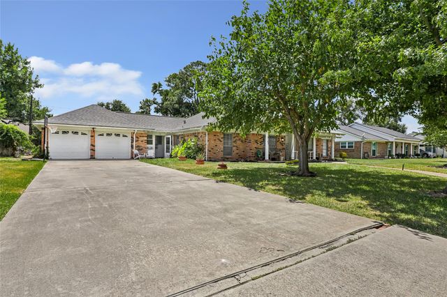 5103 Ashwood Drive, Baytown, TX 77521