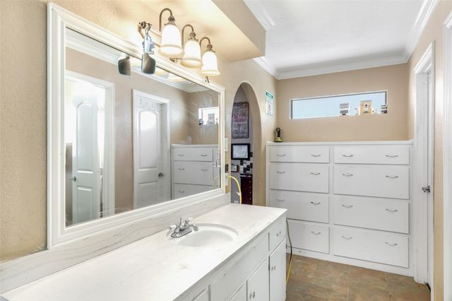 5103 Ashwood Drive, Baytown, TX 77521