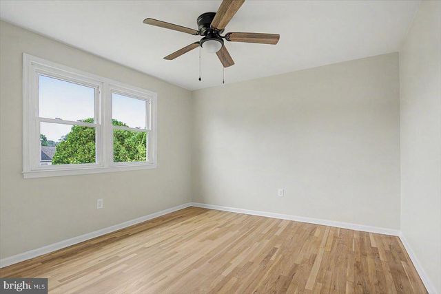 6 BLACK RD, New Castle, DE 19720