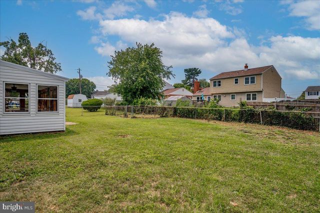 6 BLACK RD, New Castle, DE 19720