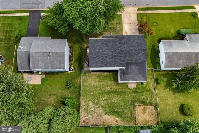 6 BLACK RD, New Castle, DE 19720