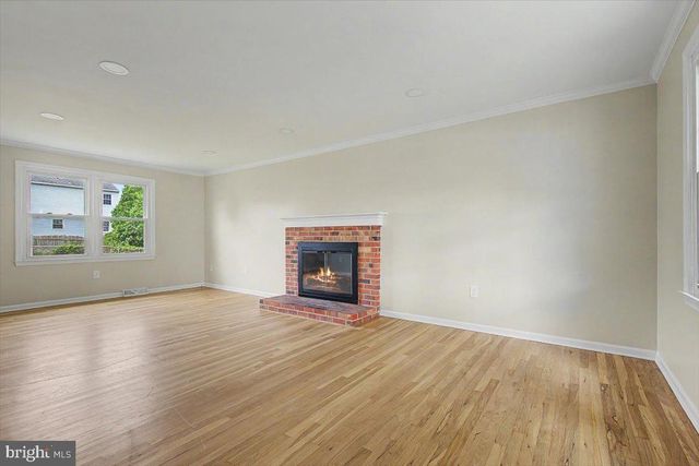 6 BLACK RD, New Castle, DE 19720