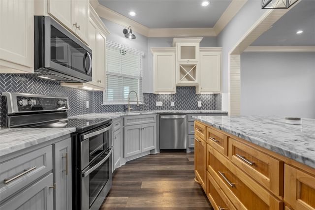 363 Cavitt Court, Robinson, TX 76706