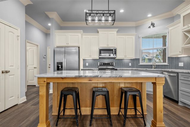 363 Cavitt Court, Robinson, TX 76706