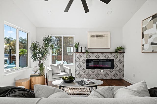 1006 Cherico ST, Austin, TX 78702