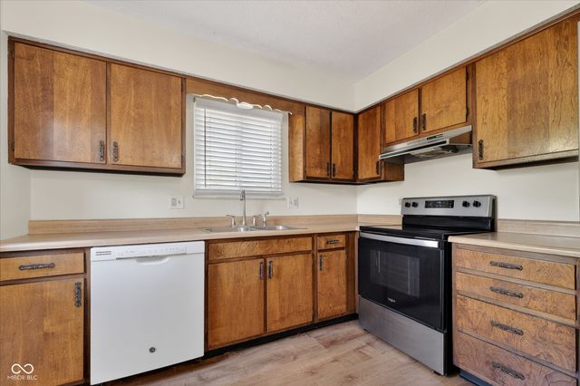 8614 Stonewall Drive, Indianapolis, IN 46231