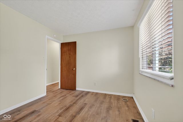 8614 Stonewall Drive, Indianapolis, IN 46231