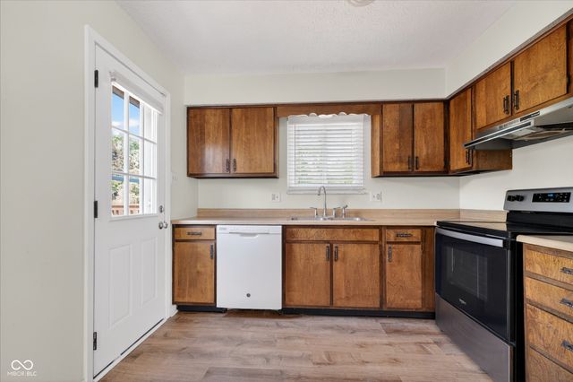 8614 Stonewall Drive, Indianapolis, IN 46231