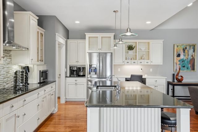 2200 CORONA RD, Columbia, MO 65203