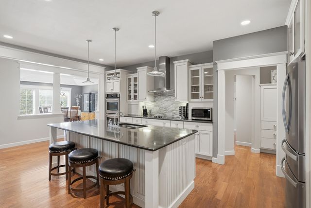 2200 CORONA RD, Columbia, MO 65203