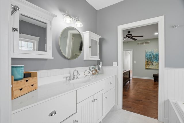 2200 CORONA RD, Columbia, MO 65203
