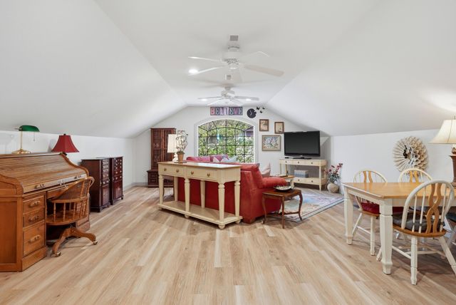 2200 CORONA RD, Columbia, MO 65203