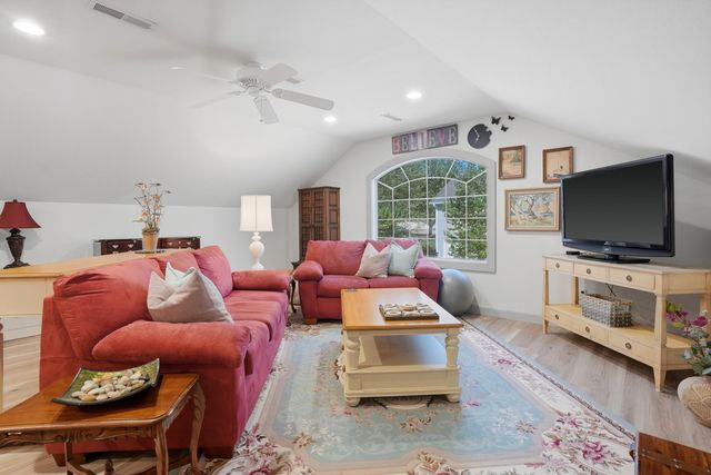 2200 CORONA RD, Columbia, MO 65203