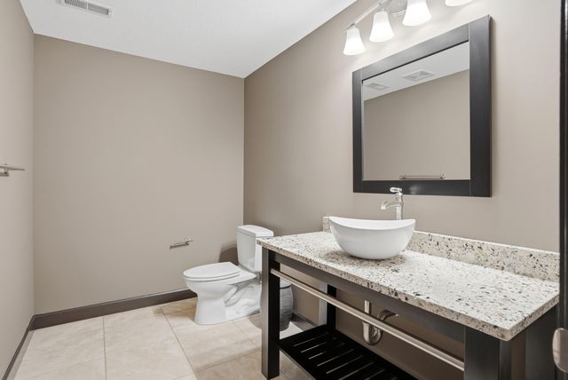 2200 CORONA RD, Columbia, MO 65203