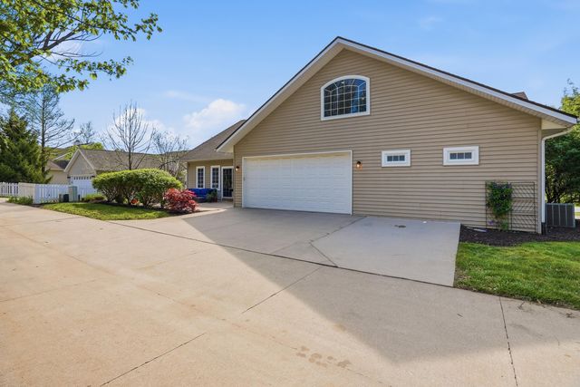 2200 CORONA RD, Columbia, MO 65203