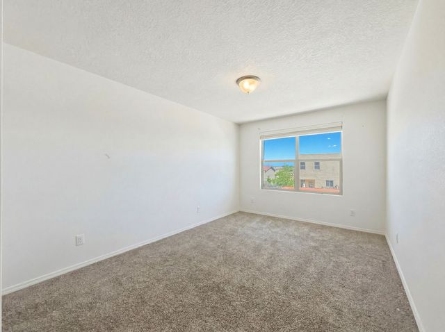 7195 Plaza Central, Santa Fe, NM 87507