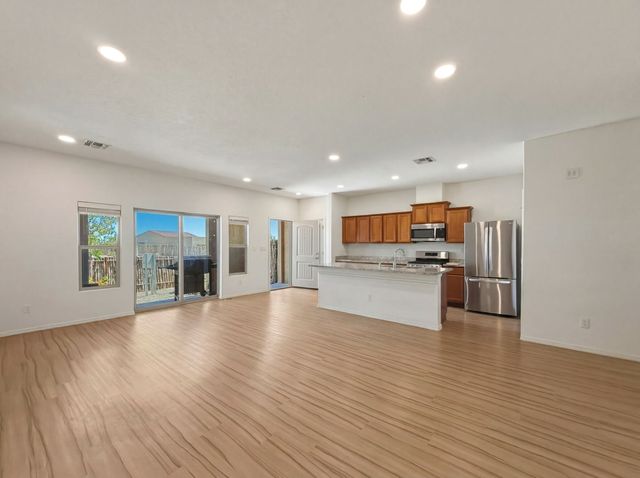 7195 Plaza Central, Santa Fe, NM 87507