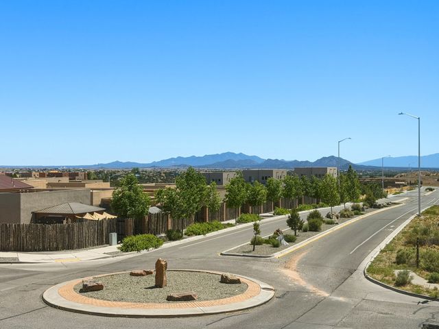 7195 Plaza Central, Santa Fe, NM 87507