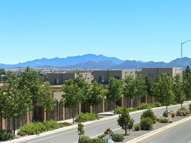 7195 Plaza Central, Santa Fe, NM 87507
