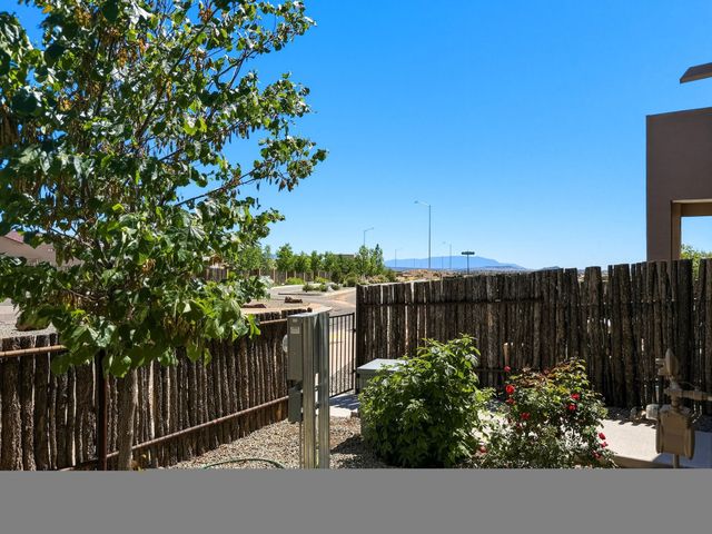 7195 Plaza Central, Santa Fe, NM 87507