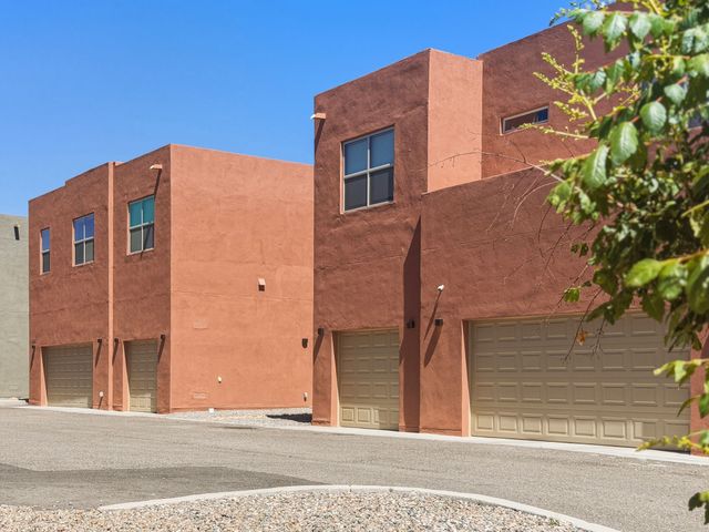 7195 Plaza Central, Santa Fe, NM 87507
