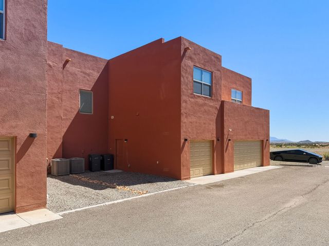 7195 Plaza Central, Santa Fe, NM 87507