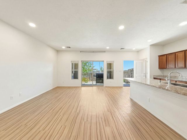 7195 Plaza Central, Santa Fe, NM 87507